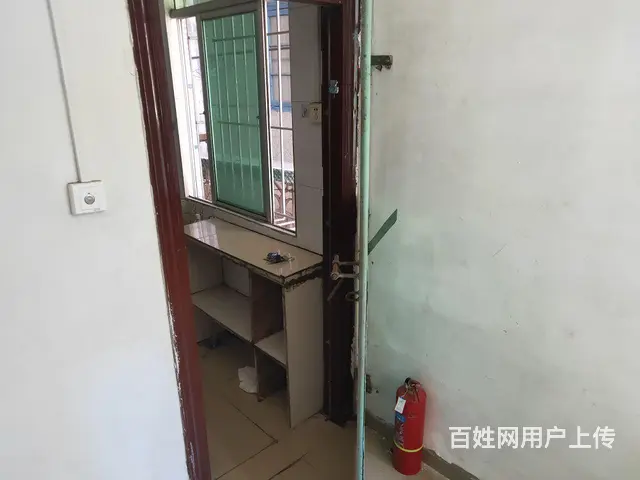 博爱商城斜对面园内里，空气流通采光良好，缺点没地方停放电动车 - 图片 1