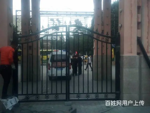 乌鲁木齐铁艺护栏  锌钢护栏 道路护栏 - 图片 9