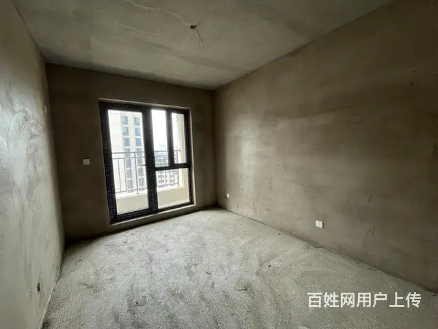中央公园C区14楼，128平，三室二厅二卫，毛坯。86万过户 - 图片 6