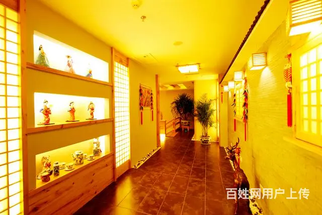 招大龄女服务员三四千块钱 - 图片 1