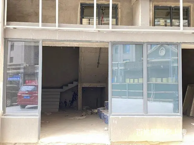 大型商业综合体旁 弘阳天下锦公寓底铺 朝南一拖二旺铺 - 图片 4