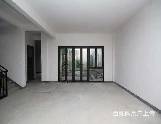 翠湖香山玫瑰苑 联排别墅 中间位置 带花园 地下室 送车位 - 图片 9