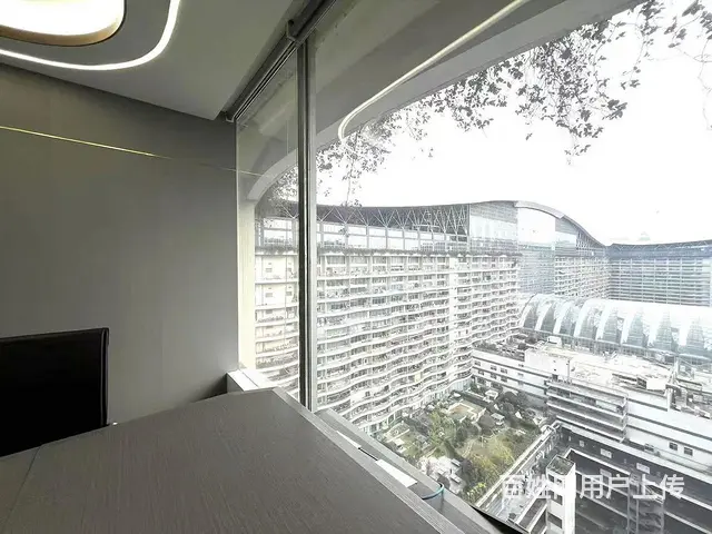 环球跃层出租！10隔间54工位紧邻SKP招商大魔方！还价就租 - 图片 9