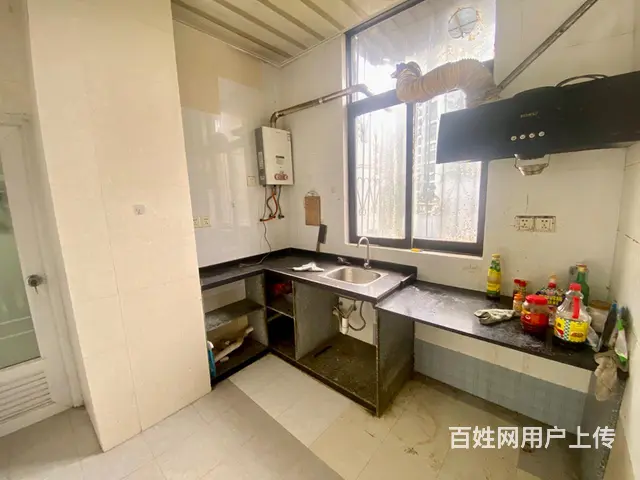 吉大 繁华地段 精装三房 便宜出租 南向大阳台 - 图片 5