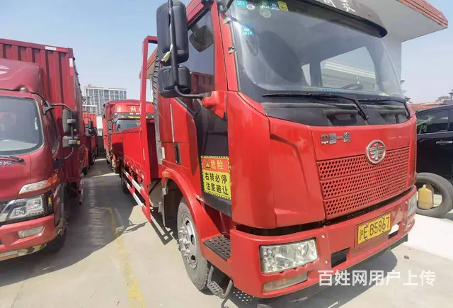 出售17年6米8解放平板车180马力，可过户转籍 - 图片 1