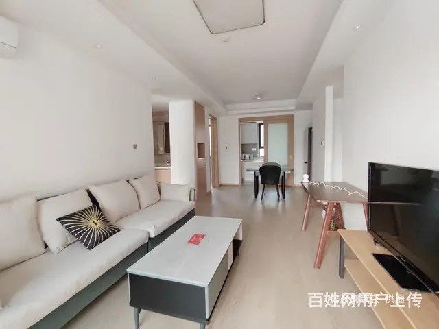 新上！婚房出租，家具家电齐全，喜欢干净的客户来。有车位 - 图片 1