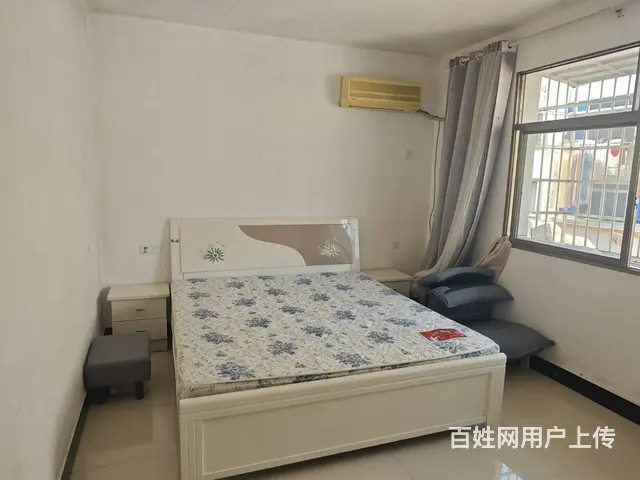 上高交通路三楼两室家具家电全配水电天然气独立急租5千5 - 图片 1