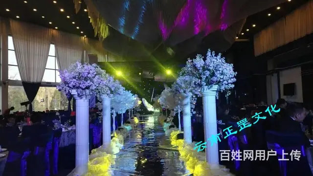 昆明婚礼策划、场地布置、灯光音响、花艺、司仪、演出 - 图片 1