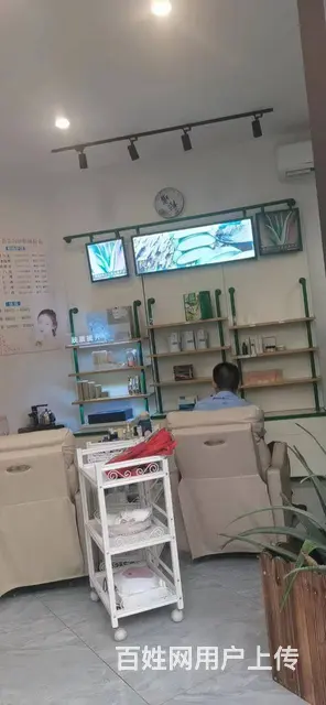 嘉陵区南虹路二段与都尉路二段42平化妆品店转让 - 图片 1