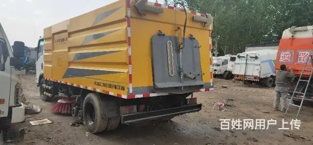 二手清扫车带洒水吸尘多功能扫地车 - 图片 8