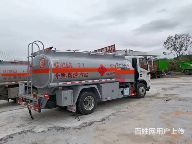 有一辆湖北户的8吨带手续油罐车价格非常实惠 - 图片 1