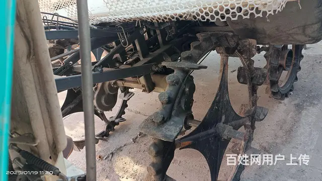 东方红雷沃迪尔久保田洋马插秧机 - 图片 6