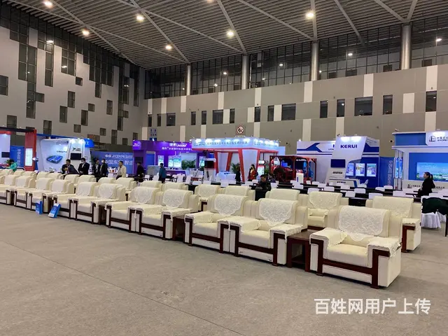 威海租赁布艺沙发 - 图片