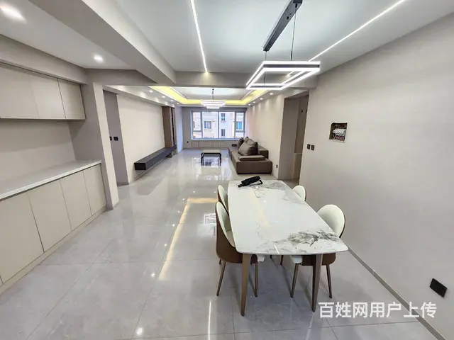新玛特 容大商城步梯4楼 平台上的2楼 南北等宽 0首付 - 图片 7