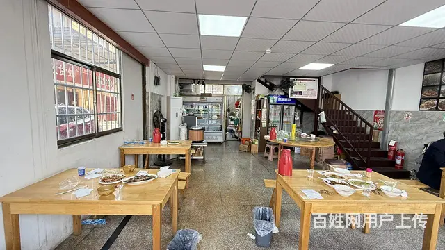 （及 致）位于   对面的餐饮店转让！人流集中！也可空转 - 图片 1