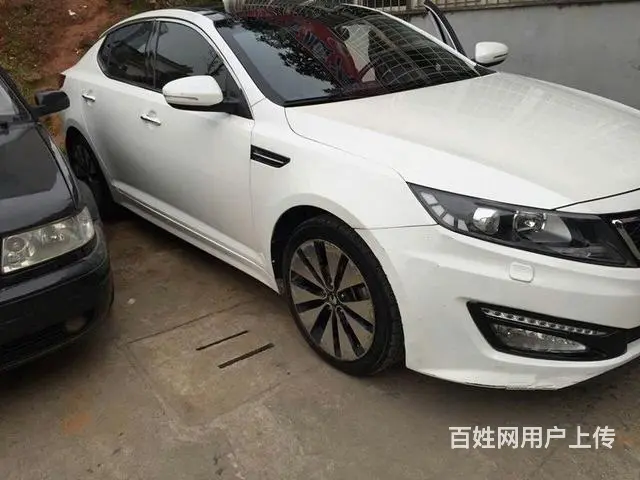 多功能运动方向盘，真皮电动座椅，智能钥匙，一键启动 - 图片 1