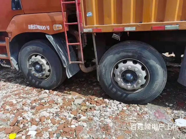 国四前四后八厢式车350马力东风柳汽霸龙9米6货厢 - 图片 8
