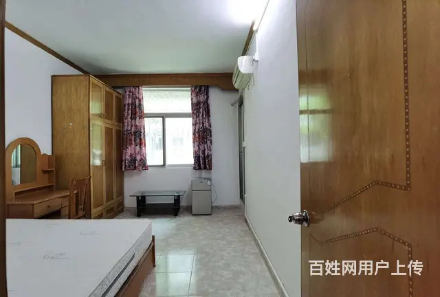 拱北拱运宿舍精装公寓出租，租价1500，近关口。楼梯3楼 - 图片 1