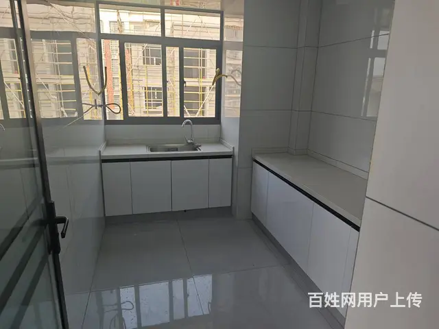 上高荣盛华府旁5楼精装修三房南北通阳光好有地下室可按揭 - 图片 7