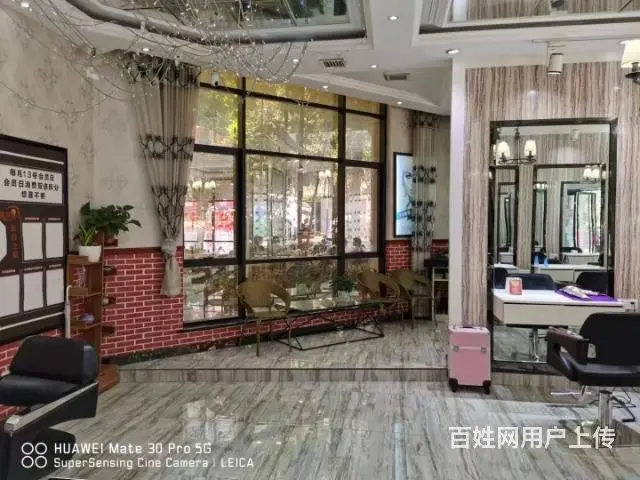 东欣彩虹城小区大门口临街门面房东直租
​ - 图片 3