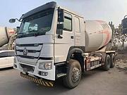 出售后八轮二手豪沃搅拌车 大14方国五三一上装