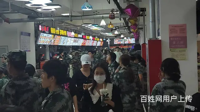 某大学网红餐厅直招 - 图片 1