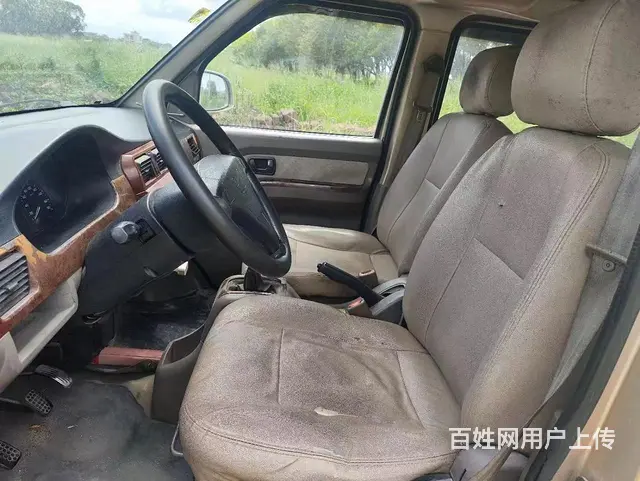 五菱荣光面包车7座 - 图片 8