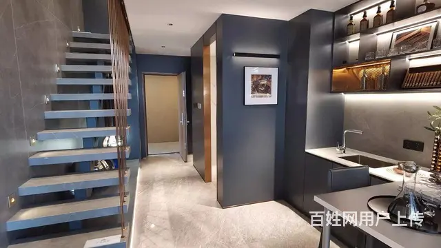 环球港新北地铁口挑高5.1米手付2万两房送阳台带全景落地窗 - 图片 1