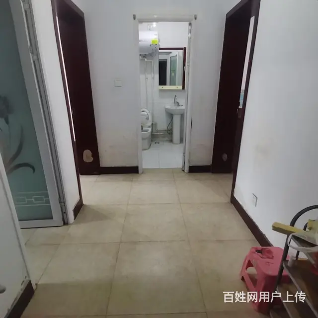 东方明珠满五  两居室老证带地下室可贷款34万 - 图片 1