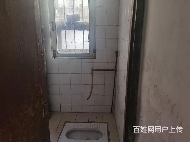 临近恒润广场新新小学一楼二室简单拎包既住 - 图片 4