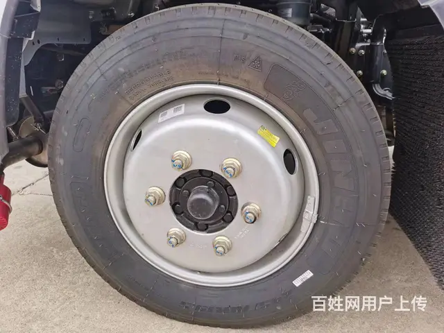 东风福瑞卡8吨油罐车，源头厂家低价出售 - 图片 4