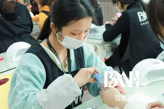 美甲师培训学校哪里有？ - 图片 1