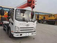 蓝牌工程起重机 5吨解放底盘 配吊篮高空作业车