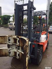 合力3吨废料抱夹叉车，二手废纸打包机夹包叉车款式多