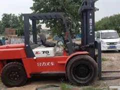 合力叉车半价转让两台自用七吨十吨叉车