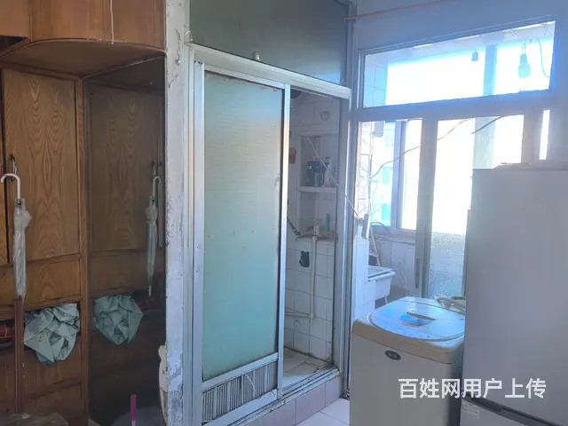 中街 荟华楼金店旁 包网500元 出租女生合租房 - 图片 5