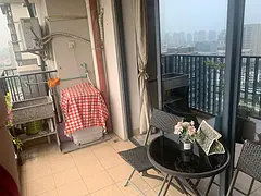 泉水湾一期嘉庚体育馆旁