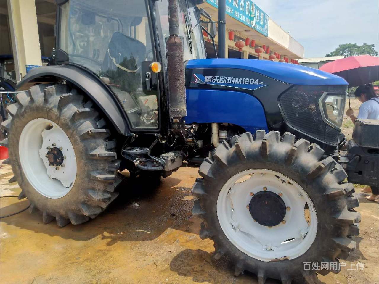 一九年雷沃1204大桥拖拉机