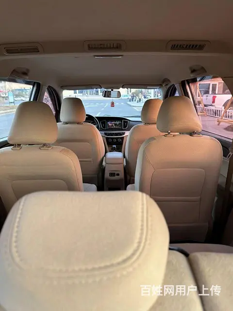 宝骏730 2017款 1.5T 手动 尊享型7座 - 图片 3