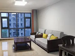 湖西景苑4室2厅2卫13层地下车位家电家具全拎包住 精装修