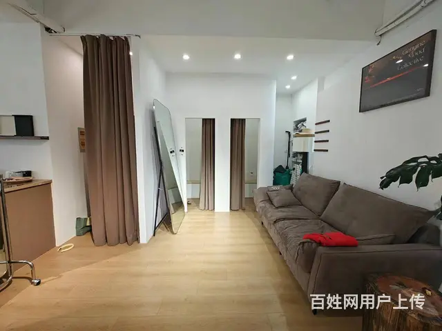 （易转介绍）义乌客流量大全新装修服装店转让 - 图片 8