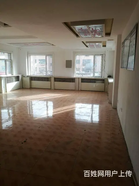 出租教室和办公室位于青山区自由路与文学道交叉口 - 图片