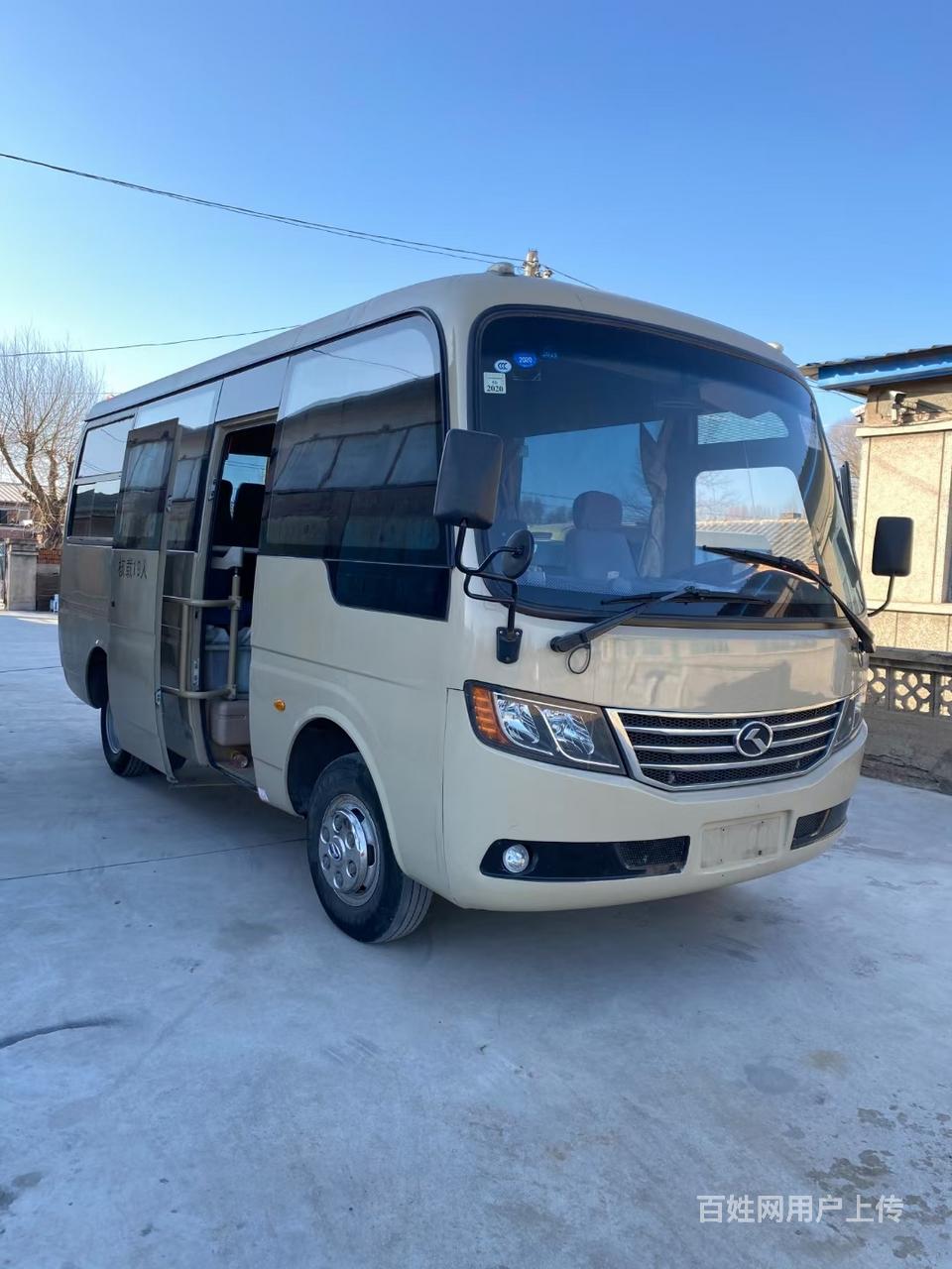 16年金龙中型19座国四非营运车好