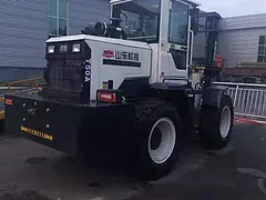 新车山推四驱叉车     厂家直销四驱越野叉车