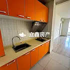 新华乐购B座，东向低层，采光好，交通购物方便，商用民用均可