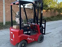 出售1吨小叉车。