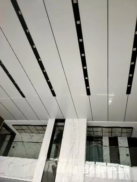拆除水电泥工木工吊顶隔墙油漆包工包料一条龙 - 图片 1