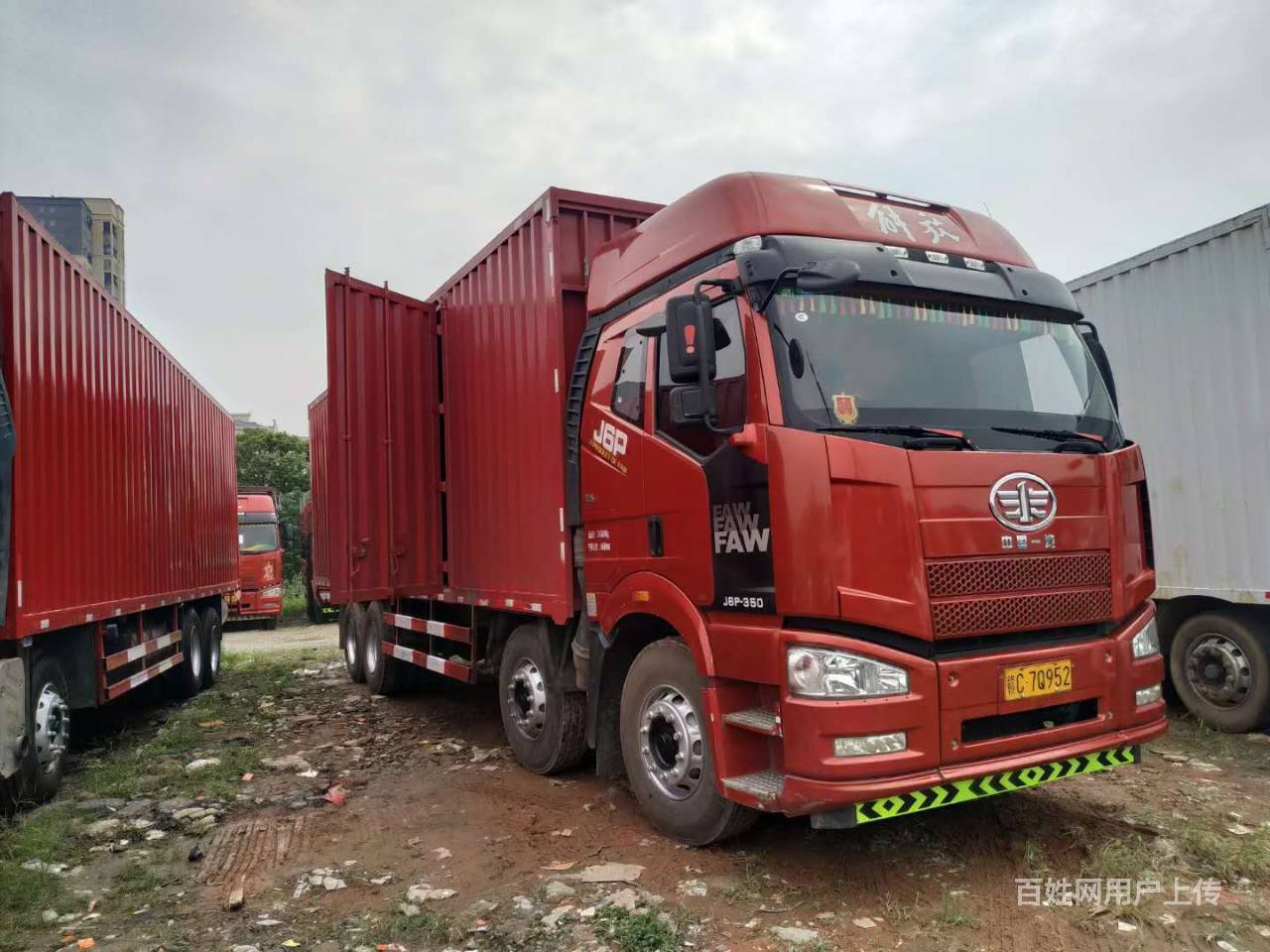 解放j6p前四后八箱式载货车350马力国五首付8万
