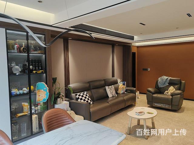 精装修新房出售的图片