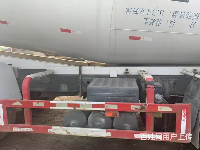 出售二手豪沃搅拌车 国五唐鸿上装前四后八380马力 - 图片 6
